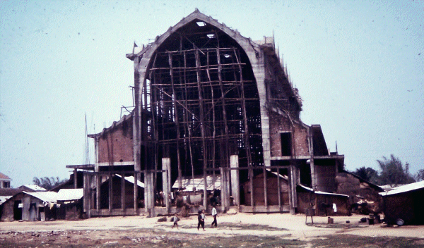 Dennis Currie photo: Cathedral in Quang Ngai under construction