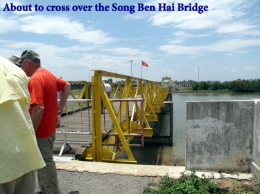 Vietnam Battlefield Tours, visit to Song Ben Hai Bridge, 10 May 2014